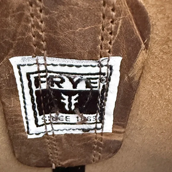 Frye boots NWT Timeless and quality - Picture 7 of 13